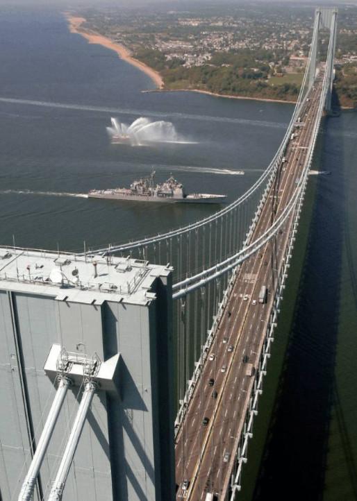 美国最长大桥，翻修时用中国钢铁却遭全民抵制，说出原因众人沉默
