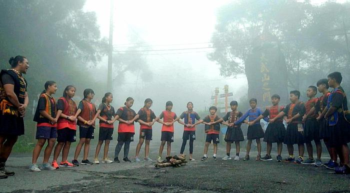 《同一堂课》惊现古谣传唱队 爆红说唱小学生来头不小