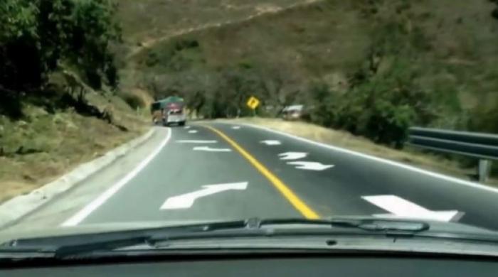 用这种奇葩方式迫使司机在山路减速 你怎么看？