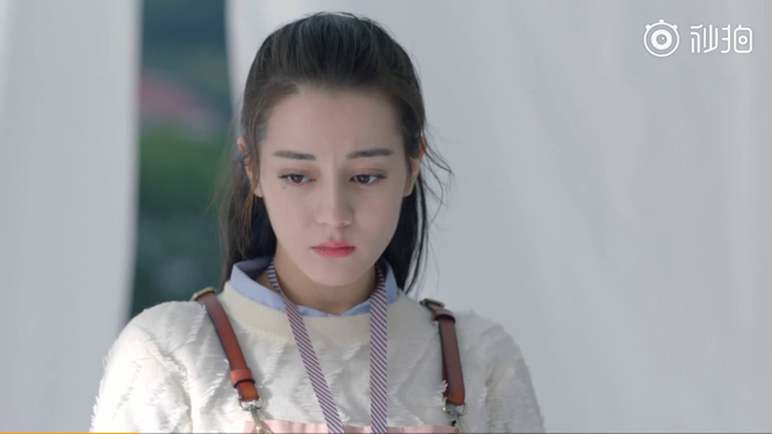 迪丽热巴非要皮，邓伦见她就头疼，网友：换着方式撒狗粮啊