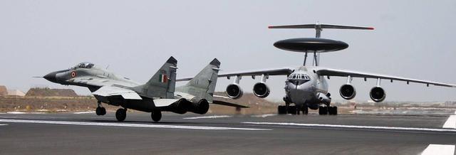印度和巴基斯坦，海陆空三军实力印度都处于优势