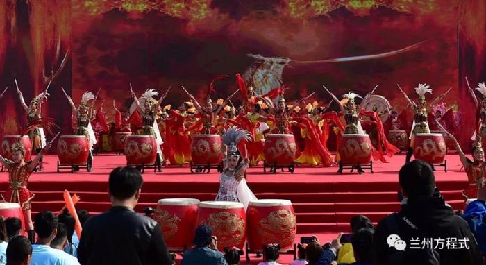 兰州桃花旅游节13个项目签约安宁 三大片区城市设计竞赛颁奖