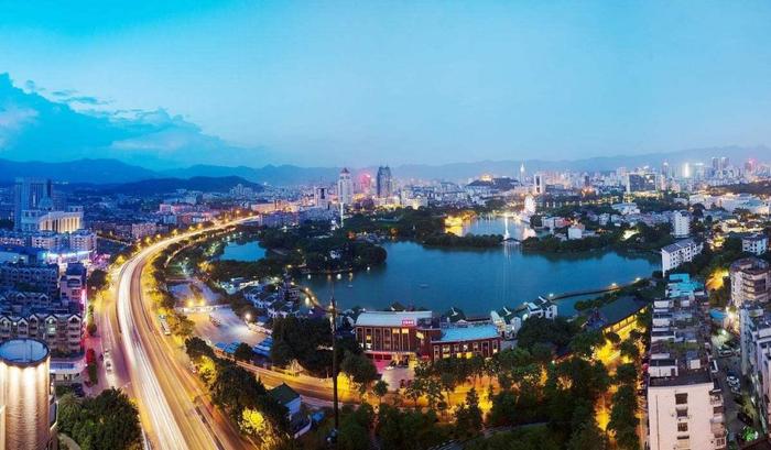 中国这5城位列“全球经济增速最快的十大城市”, 第一个在云南！