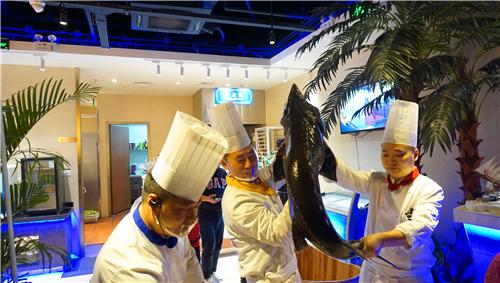 北京最奢华的海鲜自助海帆汇，炒鸡好吃！想吃多少随便捞！
