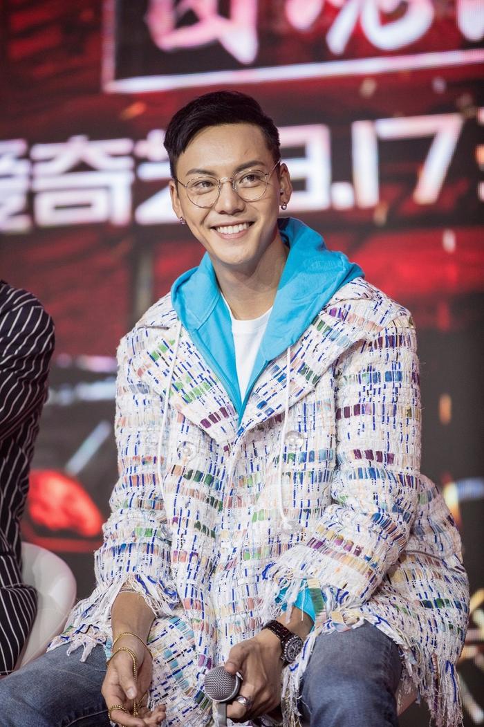 陈伟霆出席《热血街舞团》开播发布会 获称最“麻辣”导师