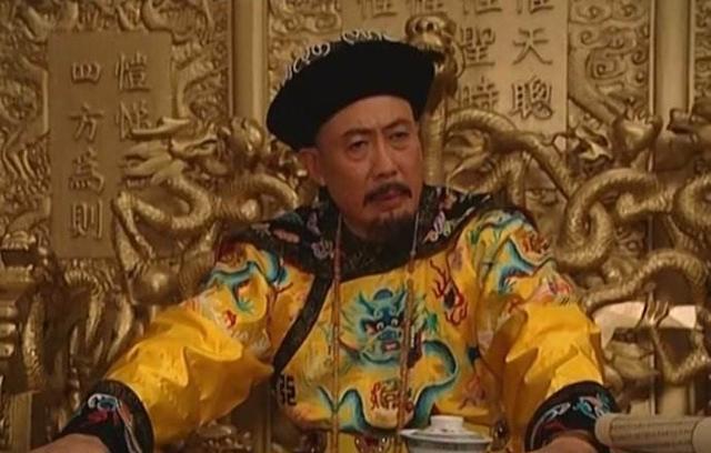 雍正一周岁抓周，抓到毛笔乱画几笔，就已经预示了会成为九五之尊
