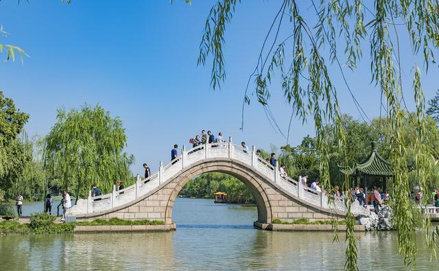 唯美浪漫！国内这3个地方特别适合情侣一起出游，都去过的人不多