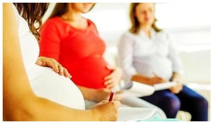 孕期，孕妈有这3种感觉，是胎儿提醒孕妈“我饿了”，要及时吃饭