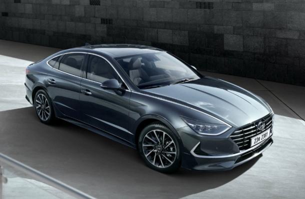 Hyundai油电Sonata新增太阳能充电车型