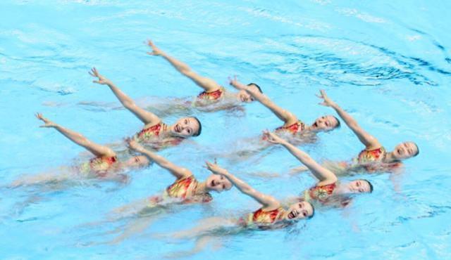 游泳世锦赛奖牌榜：中国10金领跑，跳水队14岁小花创造历史