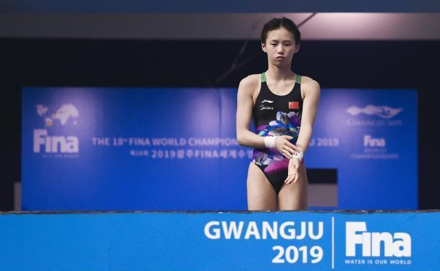 游泳世锦赛奖牌榜：中国10金领跑，跳水队14岁小花创造历史