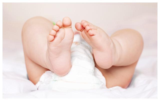 新生儿护理8问：睡着不拍嗝、不能躺喂、便秘、宝宝冷、安抚奶嘴