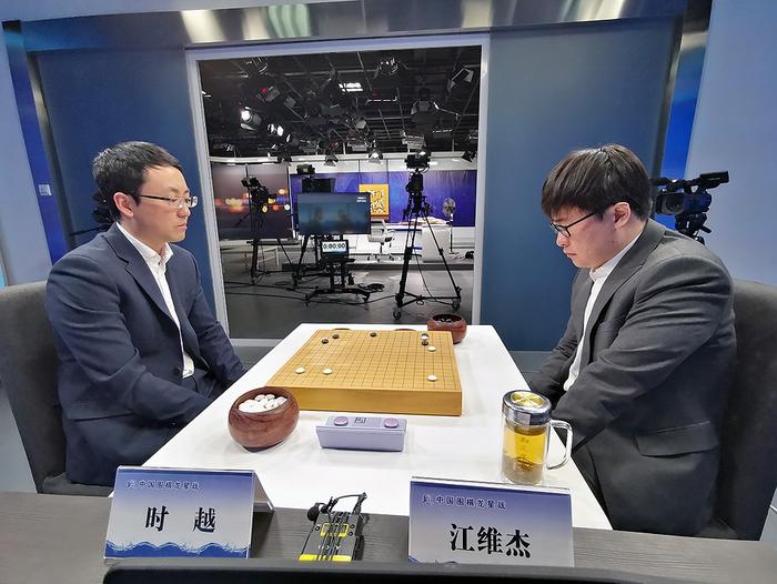 世界最强棋士战前展现好状态 龙星战江维杰破时越三连胜跻身四强