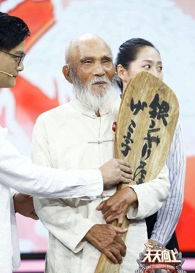 “煮饭匠人”村嶋孟手艺惊呆天天兄弟