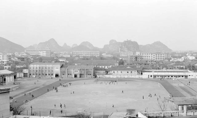 30年踏遍大街小巷，这位意大利摄影师用镜头记录80年代中国风貌