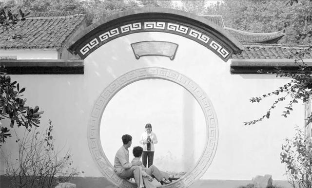 30年踏遍大街小巷，这位意大利摄影师用镜头记录80年代中国风貌