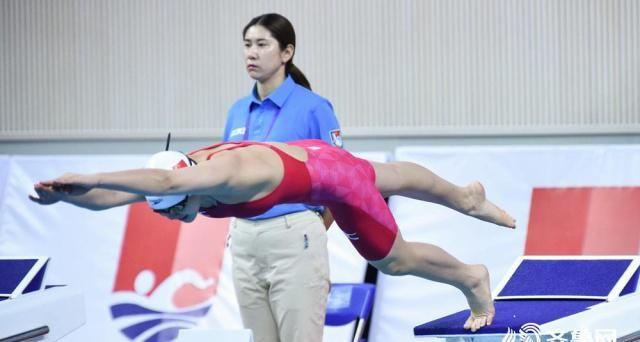 山东第四金到手！14岁王一淳夺得全国游泳冠军赛女子50米蝶泳冠军