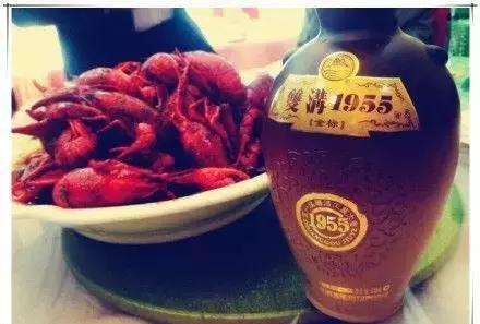 白酒用什么容器存放最好？原来我们这么多年的存放方式都错了