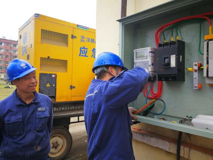 汉阴供电分公司全力保障油菜花旅游节开幕式用电