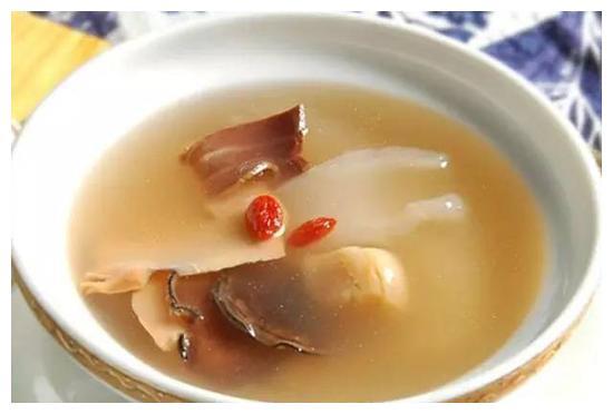 飞龙汤，肉质鲜美，营养丰富，适合用作滋补汤品