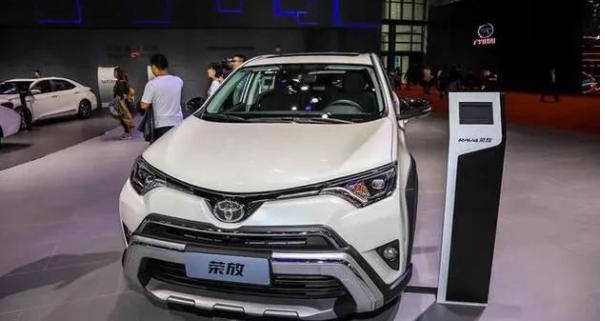 预算20万，买RAV4荣放还是马自达CX-5呢？