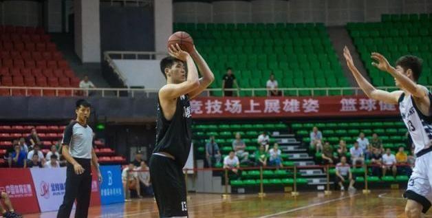 夺冠大热门！广东男篮新赛季阵容出炉，杜峰终于找到侧翼防守悍将
