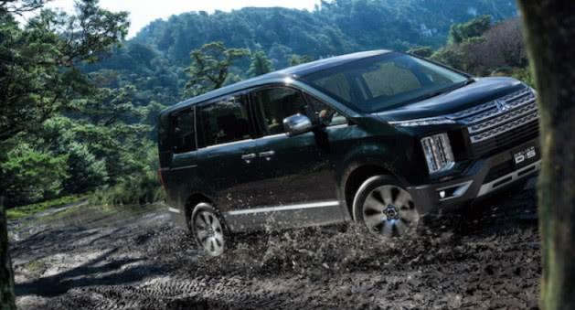 配2.2T柴油的MPV，自带液晶电视，可越野可家用，仅16万