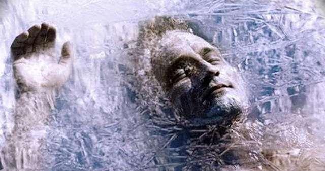 为什么人在极寒雪地中冻死，会自己脱掉衣服而且脸带诡异笑容？