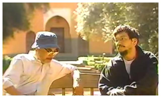 两位日本的动画大师，宫崎骏和庵野秀明，居在撒哈拉沙漠奇迹会面