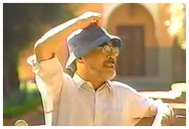 两位日本的动画大师，宫崎骏和庵野秀明，居在撒哈拉沙漠奇迹会面