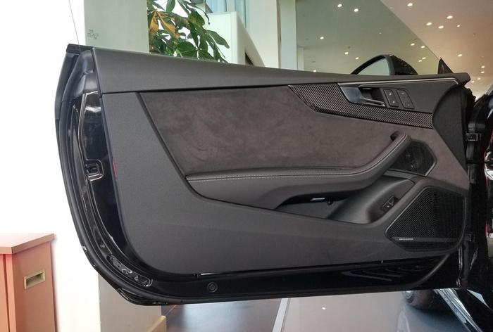 2019款奥迪RS5轿跑：它是奥迪最为入门的“西装暴徒”车