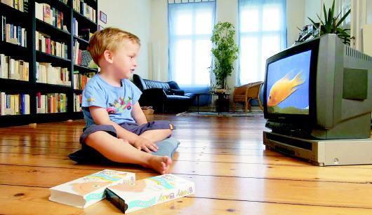 宝孩子爱看电视，没想到，这5个方法居然治好了电视瘾