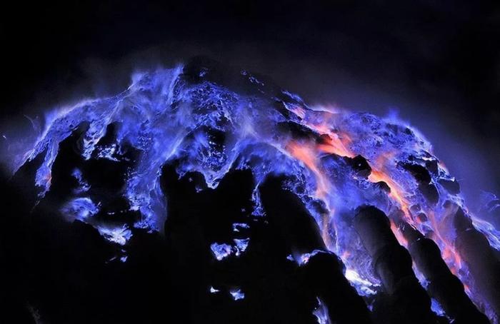 印度尼西亚东爪哇省的伊真火山
