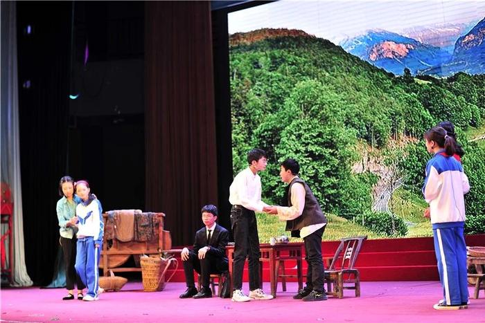 汉阴县初级中学在全县第五届中学生艺术节中喜获佳绩