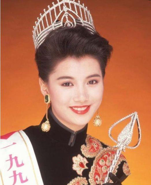 袁咏仪19岁选香港小姐的照片，与现在相比，最明显的差别在这里