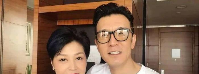 哈文发长文悼念亡夫李咏。逝去之后，是否才懂得爱与被爱的珍稀