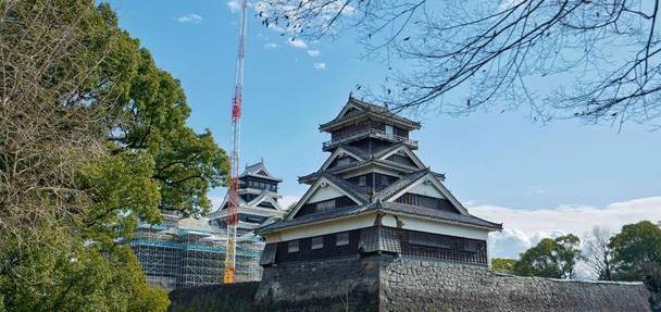 日本著名三大名城之一，又被称为银杏城，因熊本熊闻名世界