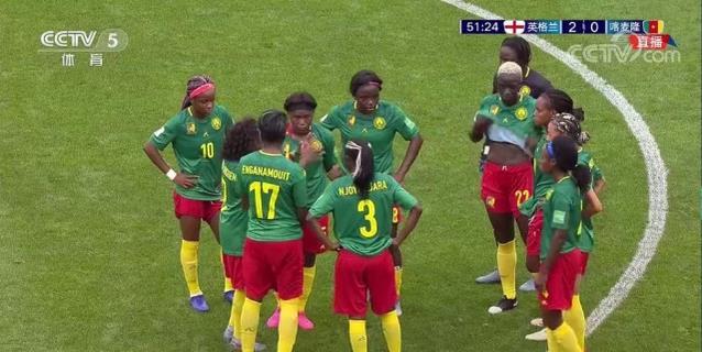 女足世界杯上演闹剧，非洲劲旅被取消进球后，推搡中国裁判吐口水
