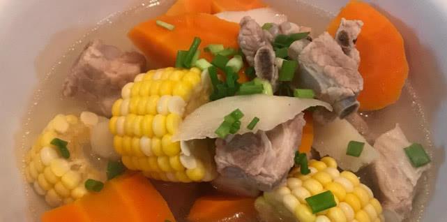 炖玉米排骨汤时到底放不放花椒，20年一直做错了，难怪汤不鲜！