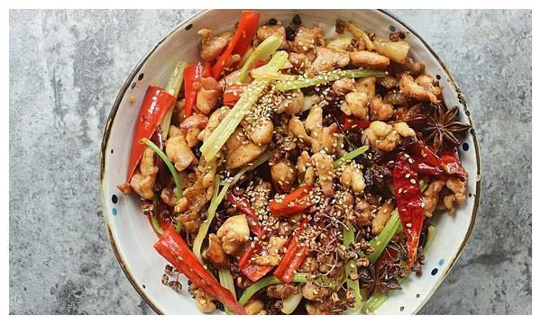 美食推荐：香酥嫩辣子鸡，炒紫甘蓝，香炸土豆丝丸子的做法