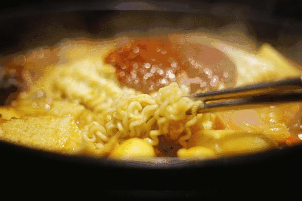 安利日本主妇人手一个的雪平锅，煎炸炖煮无所不能