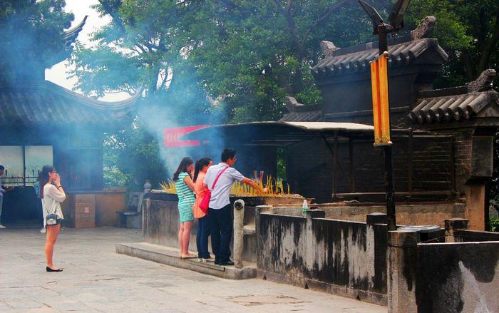 南京有一古寺，可求一世姻缘，可赏古道樱花，你可曾与它谋面？