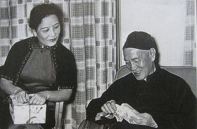 蒋介石一生只有一个亲生儿子？宋美龄一句话道破真相！