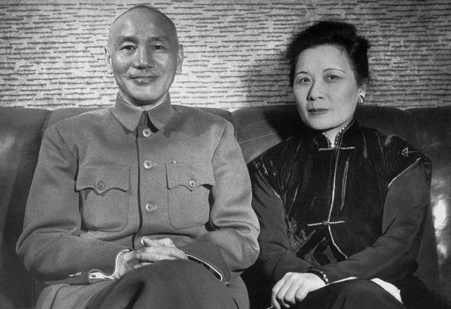 蒋介石一生只有一个亲生儿子？宋美龄一句话道破真相！