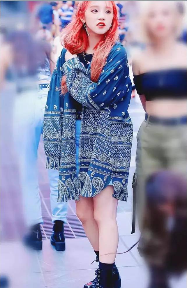 宋雨琦腿是粗，可她却拥有全网女生都喜欢的腰，穿炫腹装太绝了！