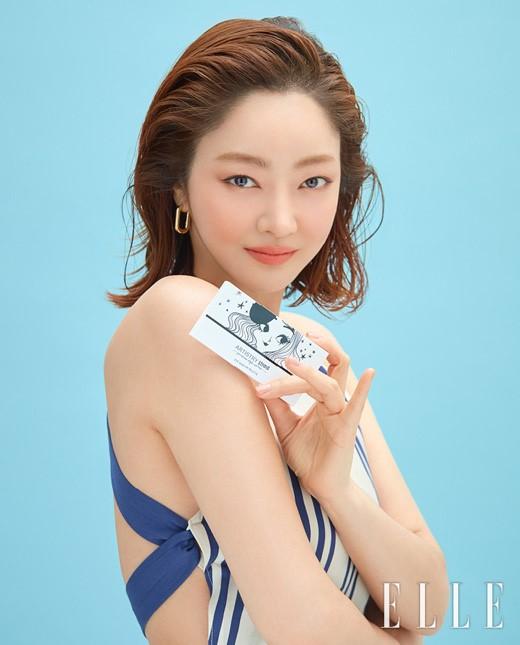 韩国女艺人徐孝琳拍美妆照秀出众出众颜值