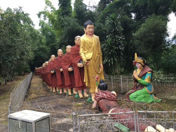 在瑞丽，不用办护照和签证就可以去缅甸玩一天，看缅北风土人情