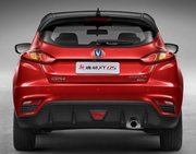 长安逸动XT：线条特别硬朗，运动范体现很好