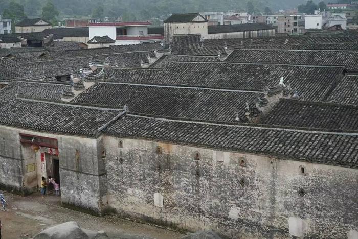 乌石围，江西龙南历史最悠久的围屋，距今已有390年