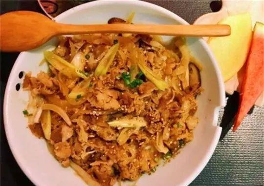 吃遍大连丨这些日式定食简洁却不简略，让你吃饱每一餐~